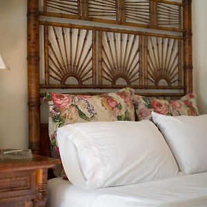 Deluxe Queen Room Bamboo Room